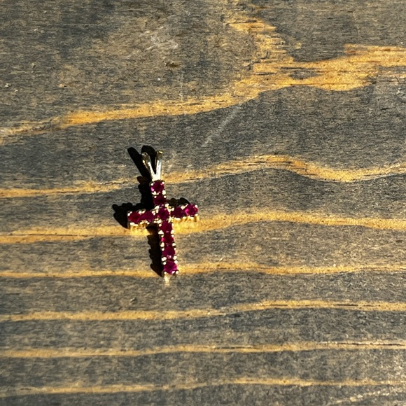 10k Gold Rubies cross - Picture 7 of 11